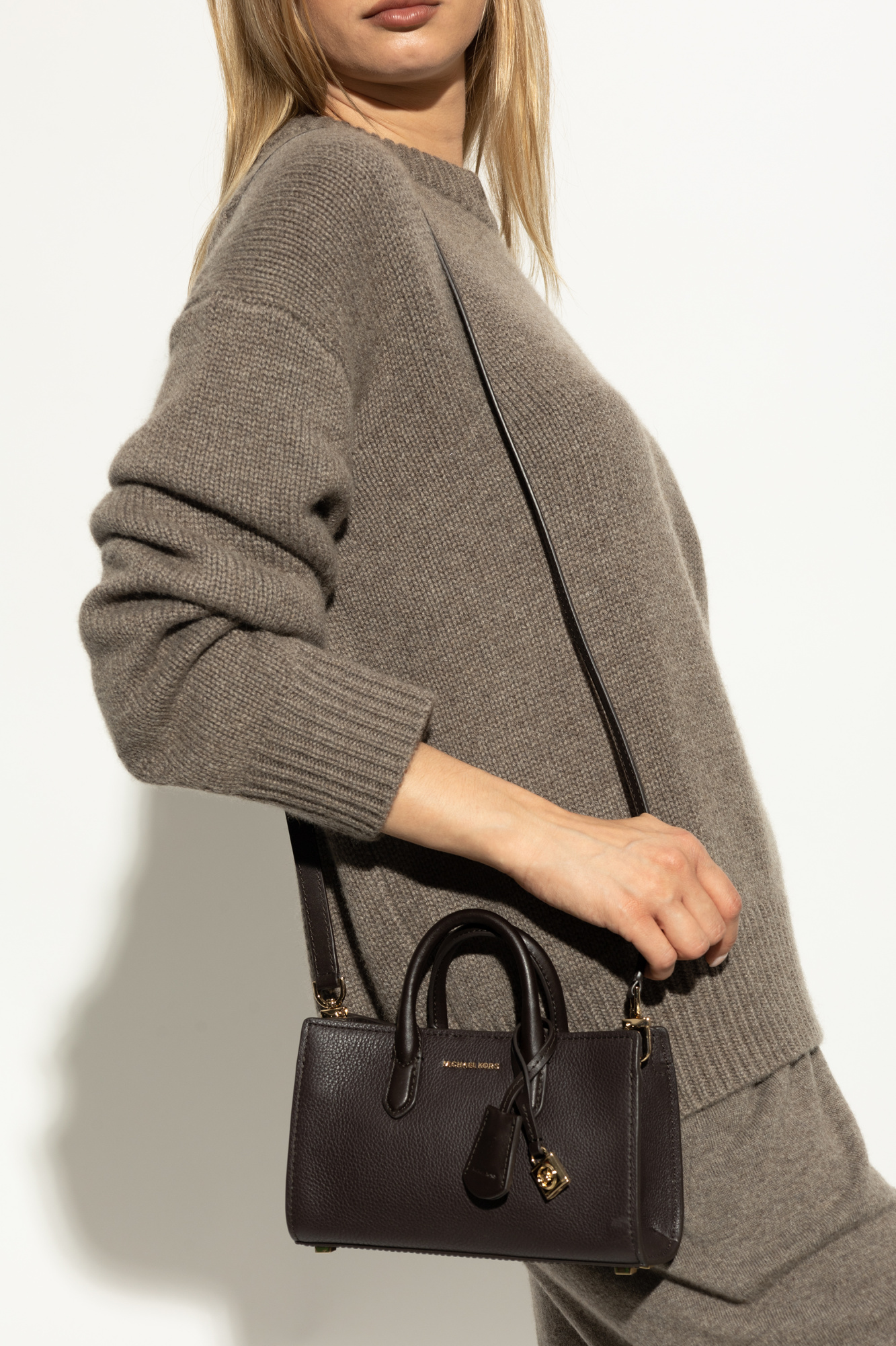 ショルダーバッグ・ポシェット Michael Michael Kors XS SCARLETT SHOULDER BAG Scarlett Extra-Small Logo Crossbody Bag | Michael Kors [US]